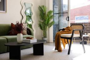 Kahlo Alexandria - Stylish 2 bdrm Walk to Train
